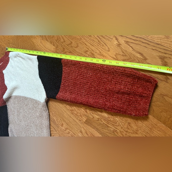 Pink Lily Color-Block Knit Sweater - Picture 9 of 9